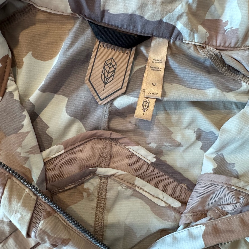 Indygena Women’s Hooded Lightweight Jacket Leaf Camo Print Size M Zip Front - Picture 5 of 9